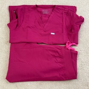 FIGS Scrub Set – Deep Cranberry